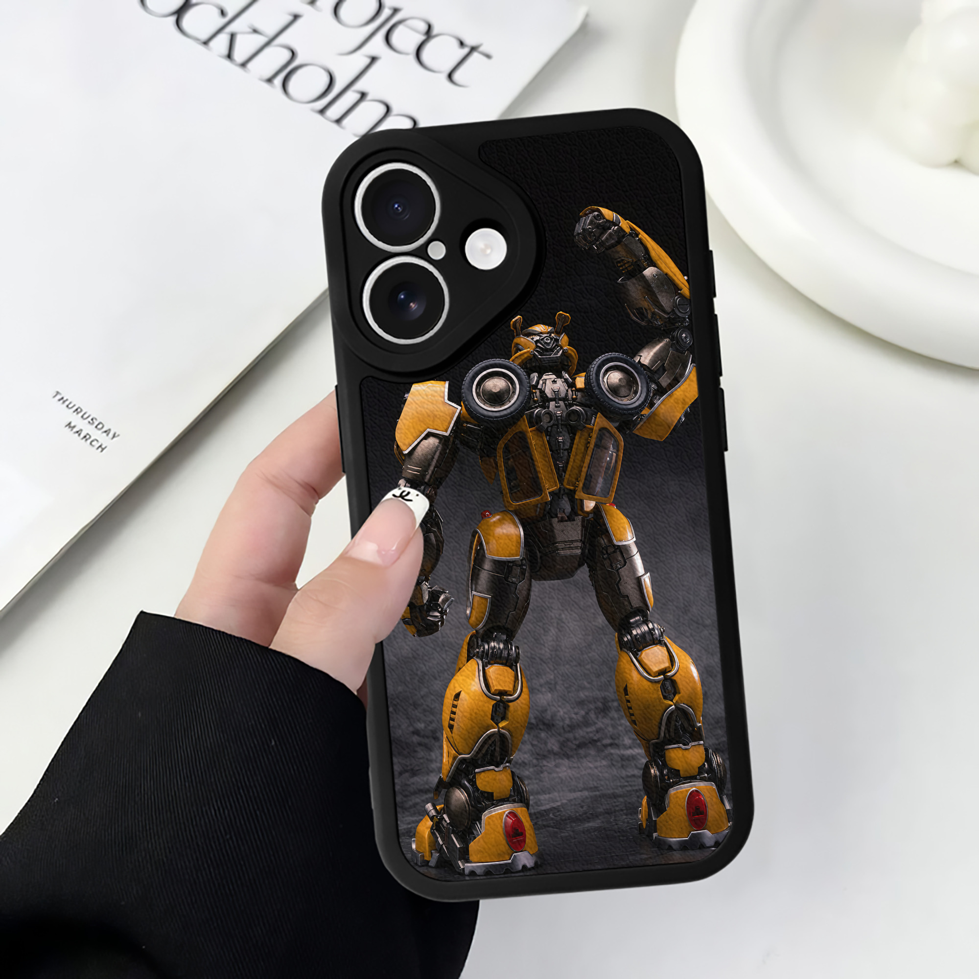 （画像用） Transformers トランスフォーマー 【iPhone 16シリーズ対応】シリコンスマホケース（レザー調） 材質：シリコン